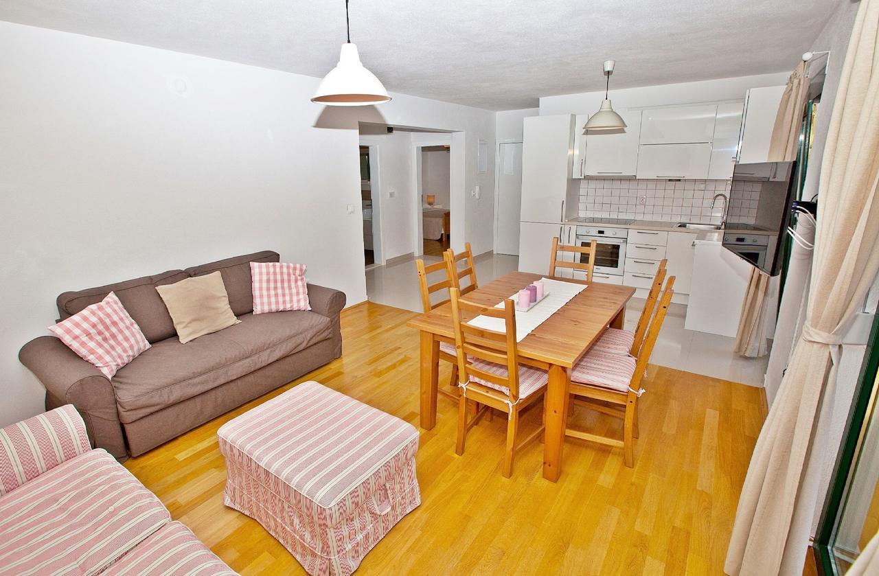 Apartments Roses สโตเบรช ภายนอก รูปภาพ