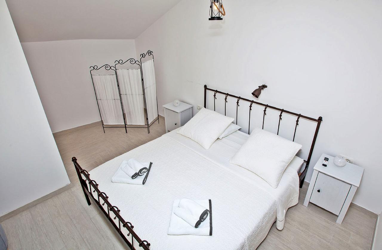 Apartments Roses สโตเบรช ภายนอก รูปภาพ