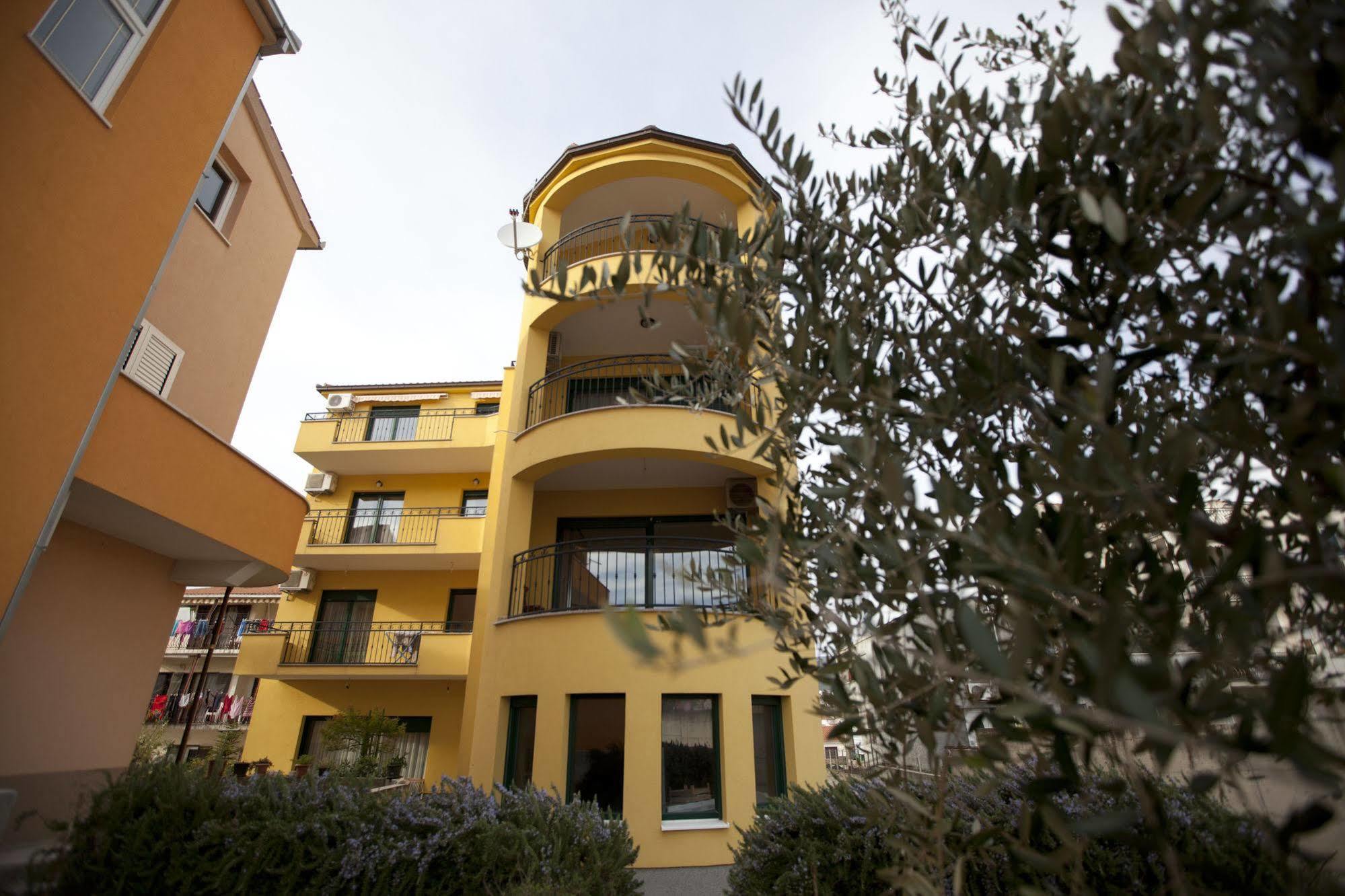 Apartments Roses สโตเบรช ภายนอก รูปภาพ