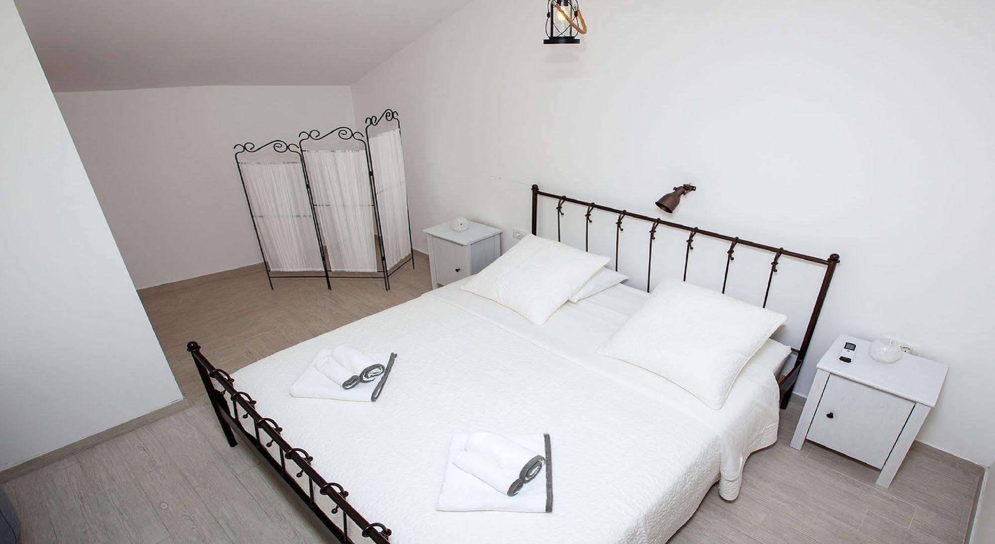 Apartments Roses สโตเบรช ภายนอก รูปภาพ